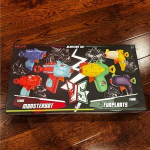 Monsterbot vs Funplants Blasters Set - Multicolor
